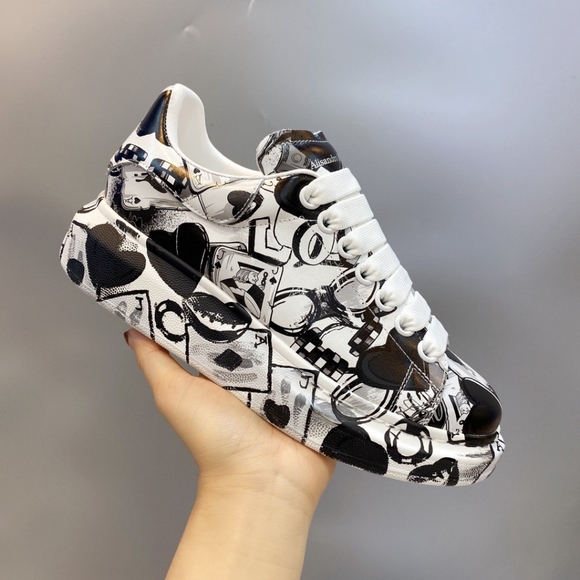 Alexander McQueen Shoes - 👑Alexander McQueen Nice sneakers 👟👟